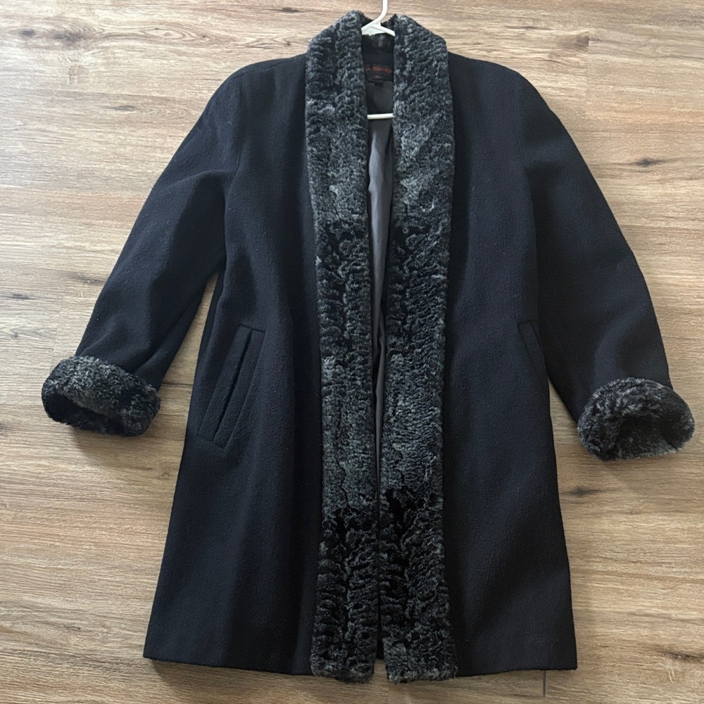 Via Spiga Black Coat with Faux Fur Trim